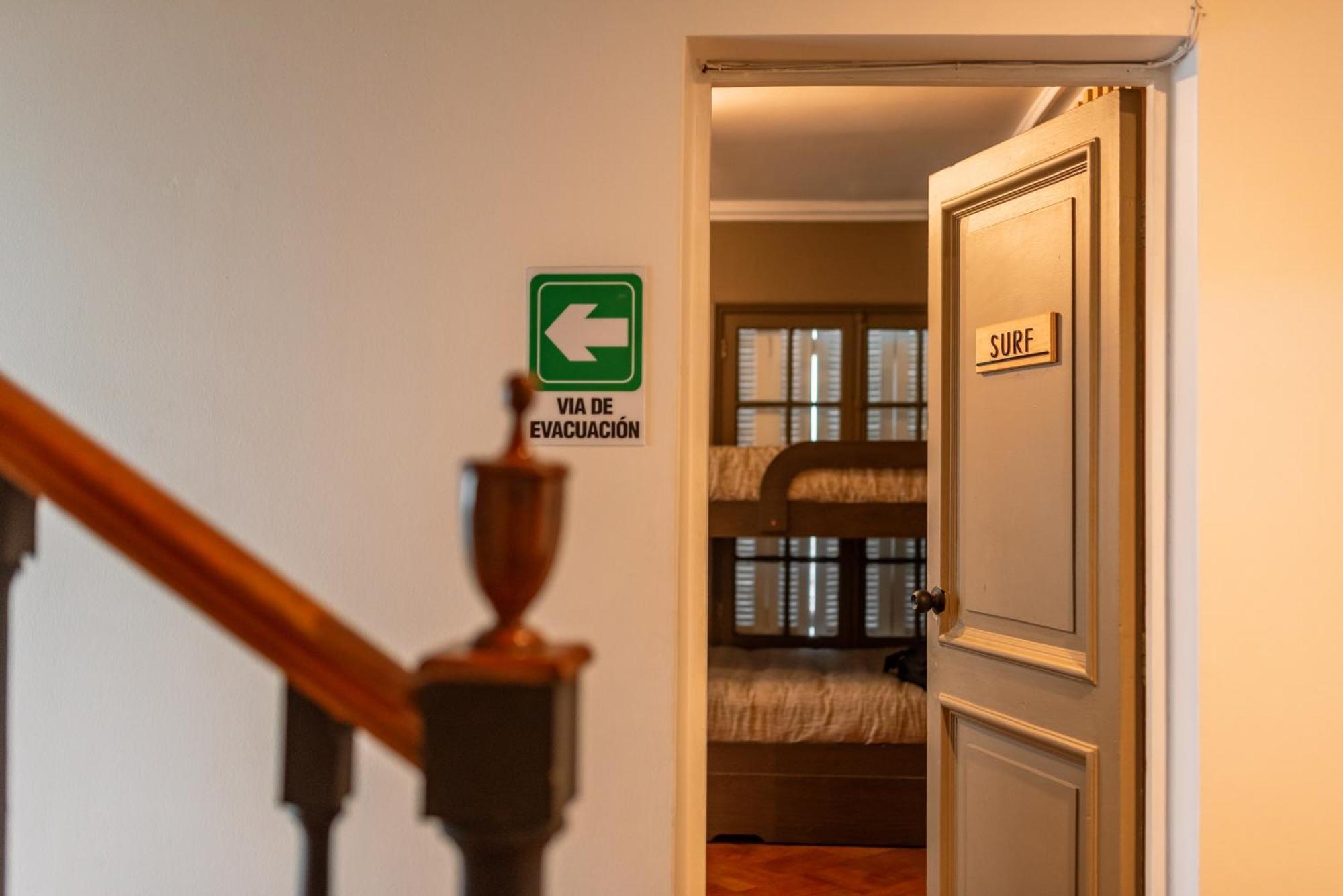 Yogi Hostels Сантяго Екстериор снимка
