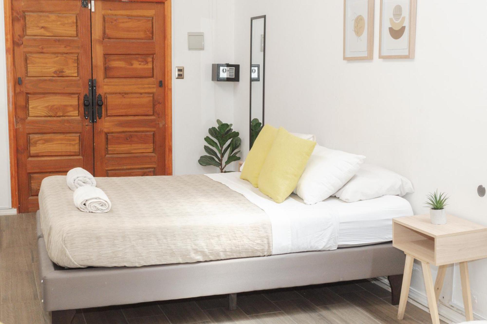 Yogi Hostels Сантяго Екстериор снимка