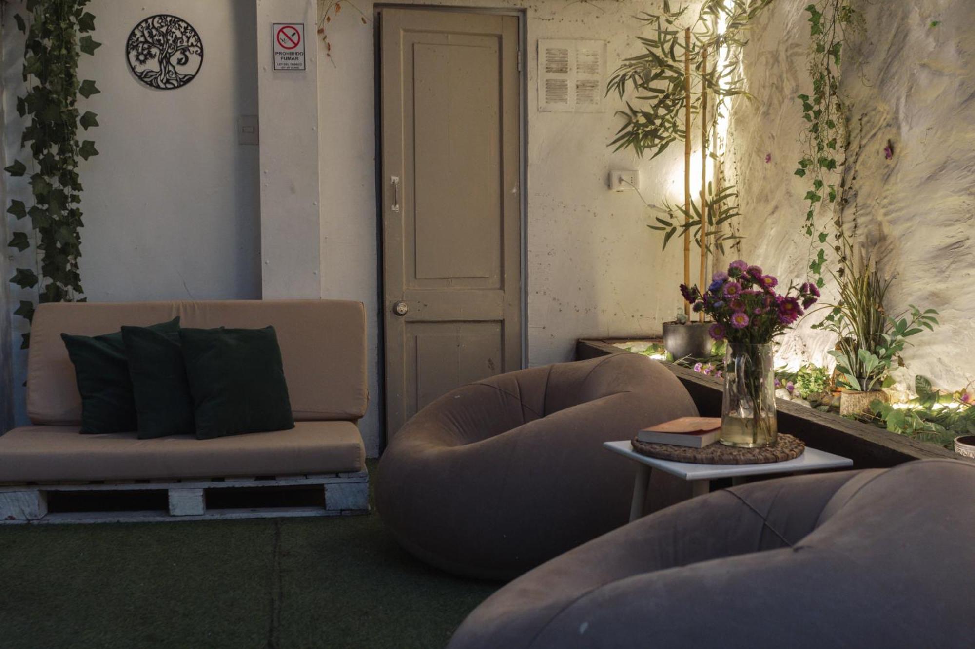 Yogi Hostels Сантяго Екстериор снимка