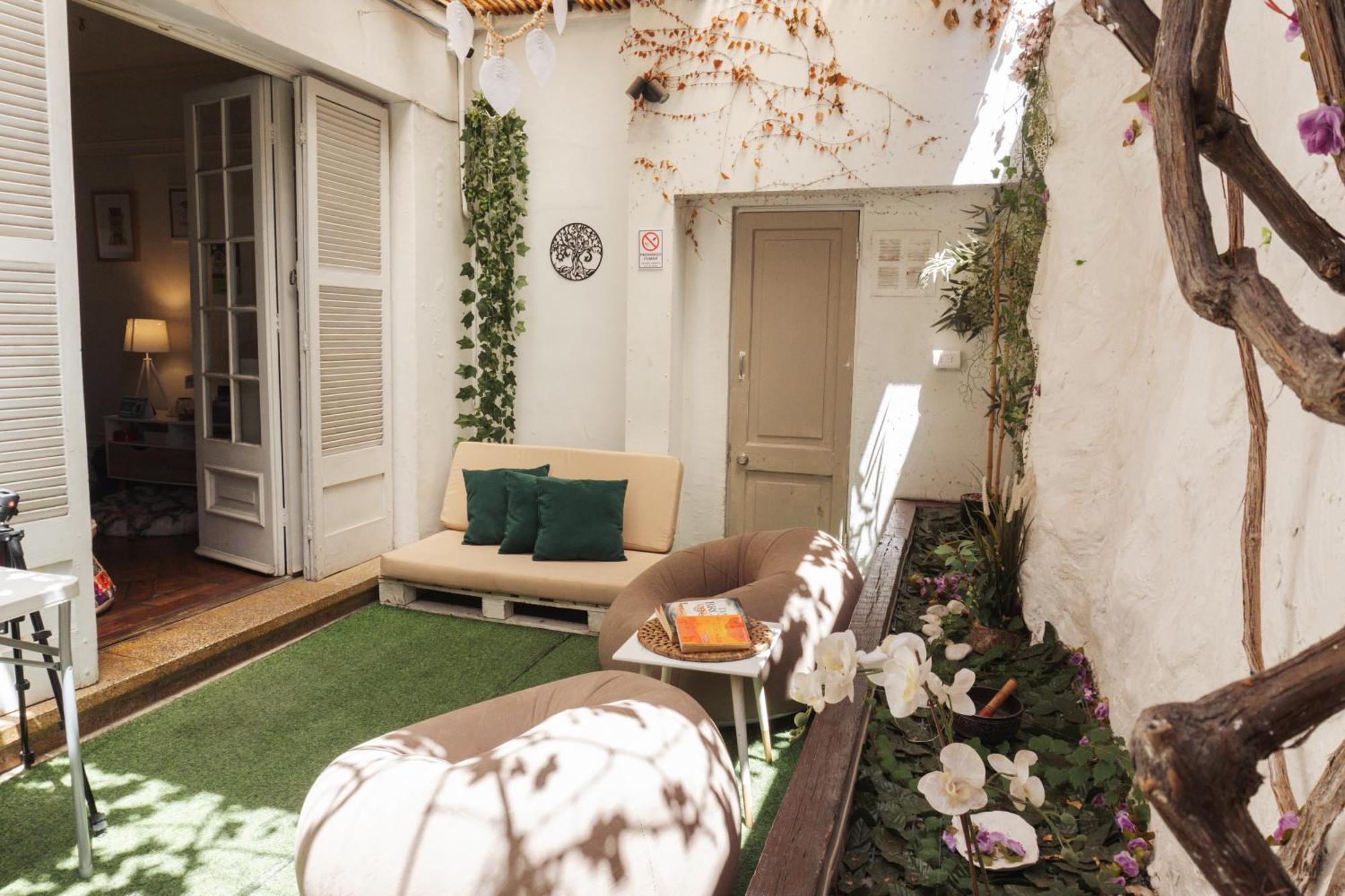 Yogi Hostels Сантяго Екстериор снимка