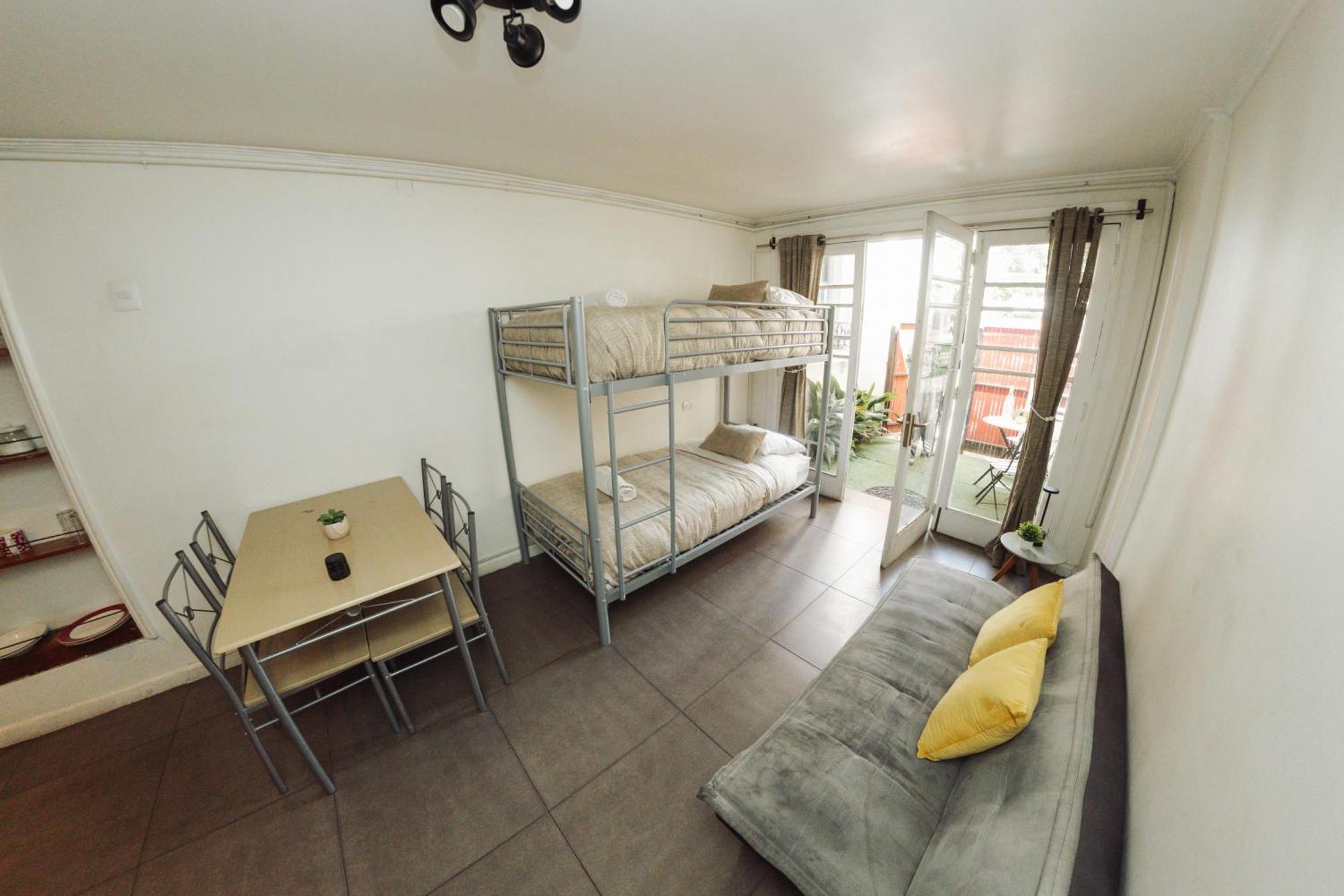 Yogi Hostels Сантяго Екстериор снимка