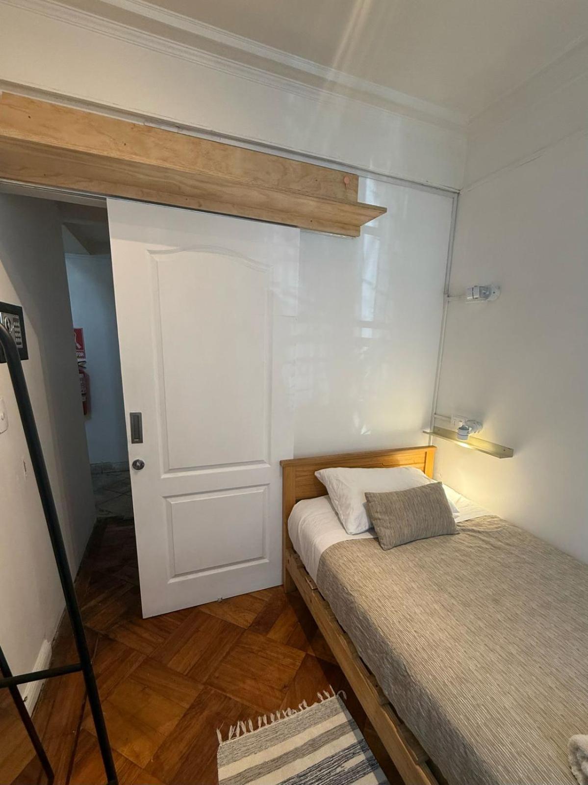 Yogi Hostels Сантяго Екстериор снимка